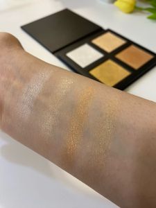 ✨Glass Skin Highlighter Palette
