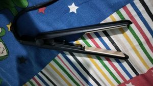 Philips SalonStraight Essential Hair Straightener