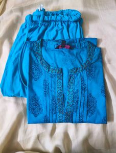 Srishti Printed Sleeveless Kurta With Free Legging