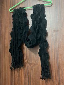 Women Woolen Black Muffler 🧣