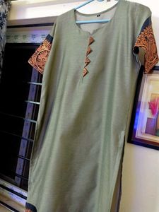 Women&#39;s Pattu Kurti