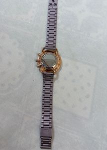 Elegant Lilac Wristwatch