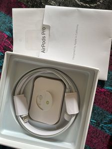 Apple AirPods Pro 2nd Gen