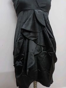 Elegant Black Sleeveless Dress