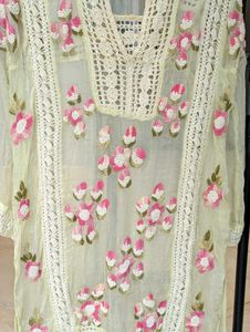 Floral Embroidered 2 Piece Kurta