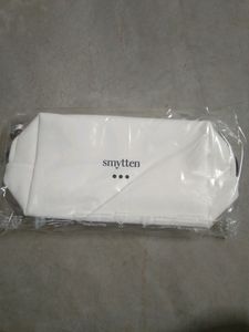 Smytten White Premium Vanity Pouch