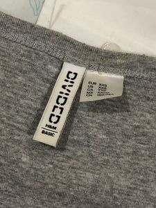 Model Off Duty Grey H&amp;M Tank Top