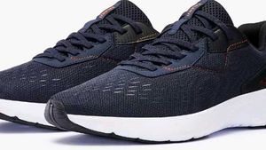 Decathlon Mens Sports Shoe