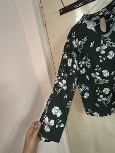 Floral Print Keyhole Blouse