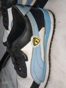 Puma Sneakers