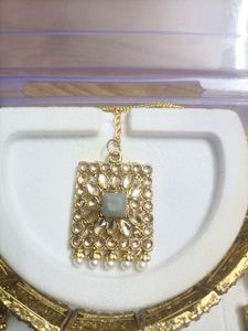 BRAND NEW JWELLERY SET