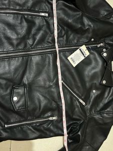Black Leather Jacket (₹2100)🖤 Classy, bold