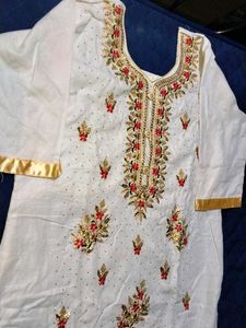 Elegant White Embroidered Salwar Kameez