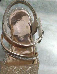 Girls&#39; Rose Gold Sandals