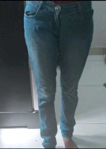 2 Women Jeans