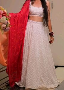 White Lehnga
