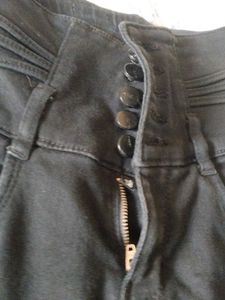 Black High-Waisted Jeans
