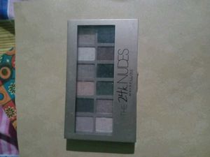 Eye shadow  with different colours