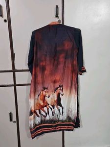 Elegant Embroidered Kurta L Size