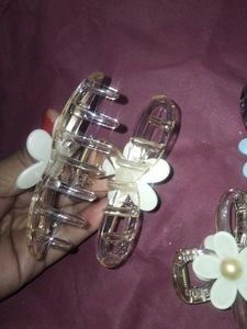 Floral Hair Claw Clips - Set of 4