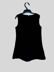 Black Sleeveless Top