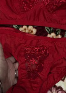Lingerie set Red colour