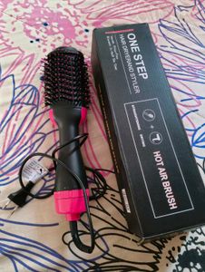 ONE STEP Hair Dryer And Styler