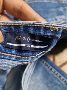 (used once)Mast &amp; Harbour Denim Jeans