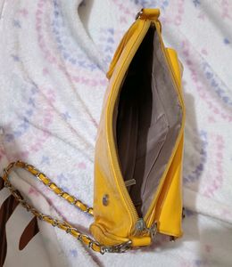 Crocodile Skin Texture Yellow Sling Bag 🟡💛🛍️