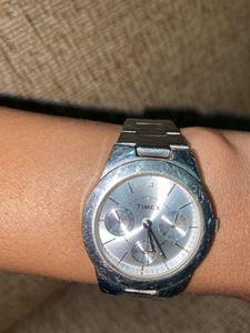 Timex Silver Watch (Comes With Box)