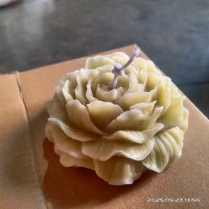 Rose Candle