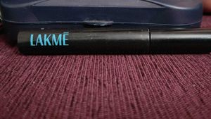 Eyeconic Volume Mascara