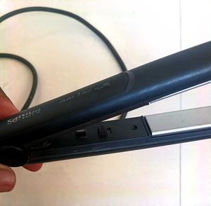 PHILIPS HAIR STRAIGHTENER