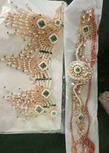 Choker and Earrings With Combo mathapatti,mangtika
