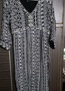 Black &amp; White geometric pattern Long kurti