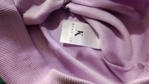 Neckline Peal Detailing Top