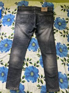 6 Branded Used Jeans