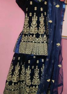 LENGHA WITH A LINE TOP