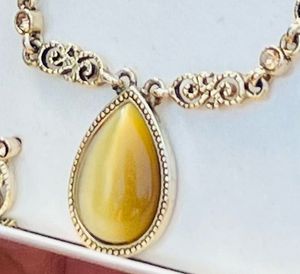 Brand New Pendent Set