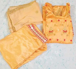 Elegant Embroidered Salwar Kameez Set