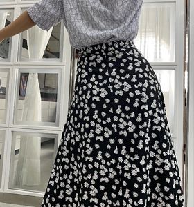 Floral Daisy Midi Skirt