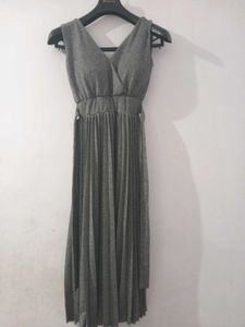 Elegant Gray Pleated Midi Dress