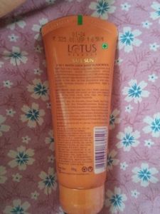 Lotus Herbals Sunscreen SPF 40