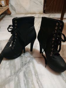 Black Boots 39 Size