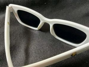 AESTHETIC GOGGLE WHITE-BLACK