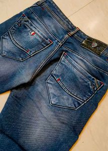 Stylish Men&#39;s Distressed Blue Denim Jeans