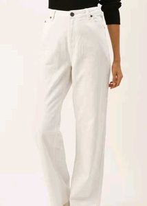 White High-Waisted Jeans