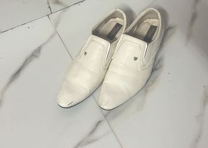 Stylish White Slip-On Casual Shoes for Men