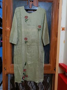 Floral Embroidered Kurta