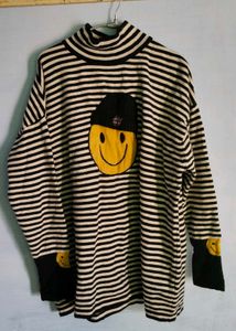 Trendy Black & White Striped Sweatshirt |